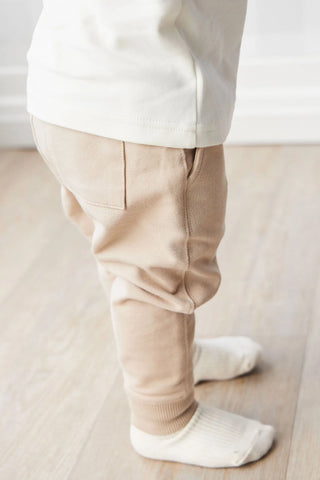 Track Pant in Fawn